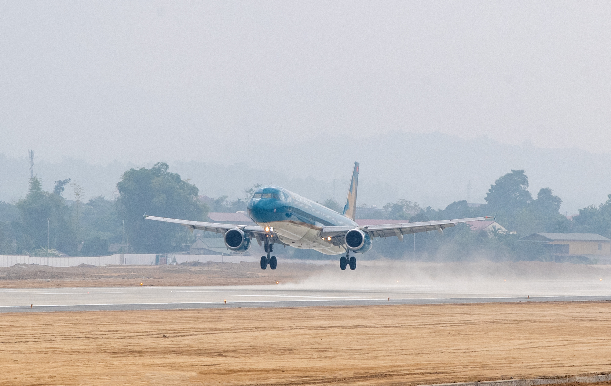 Vietnam Airlines reopens flights to Dien Bien