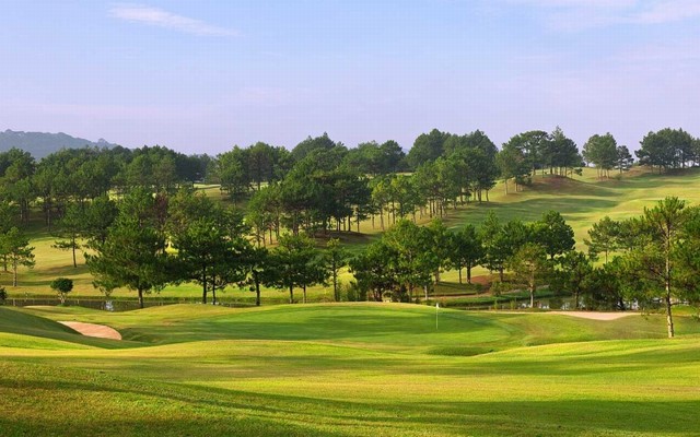 Dalat Palace Golf Club - Sân Golf Đà Lạt Palace Sân Golf Lâu Nhất Việt Nam